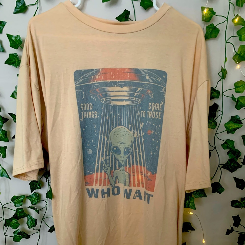 Alien Graphic Tee